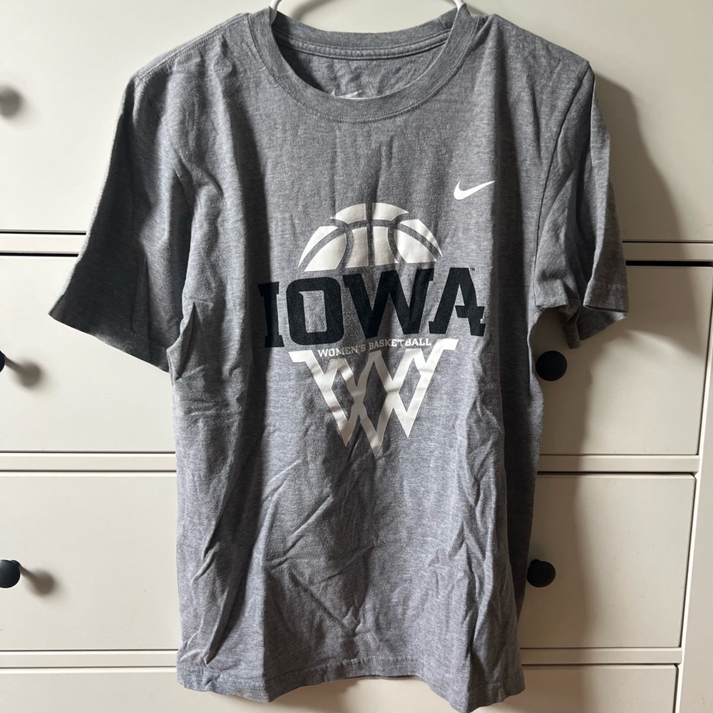Iowa Hawkeyes women’s basketball Nike T-shirt